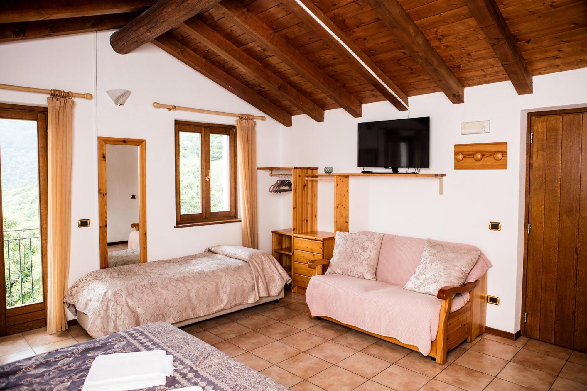 Agriturismo La Fonte Di Mariella Gravedona Exterior photo